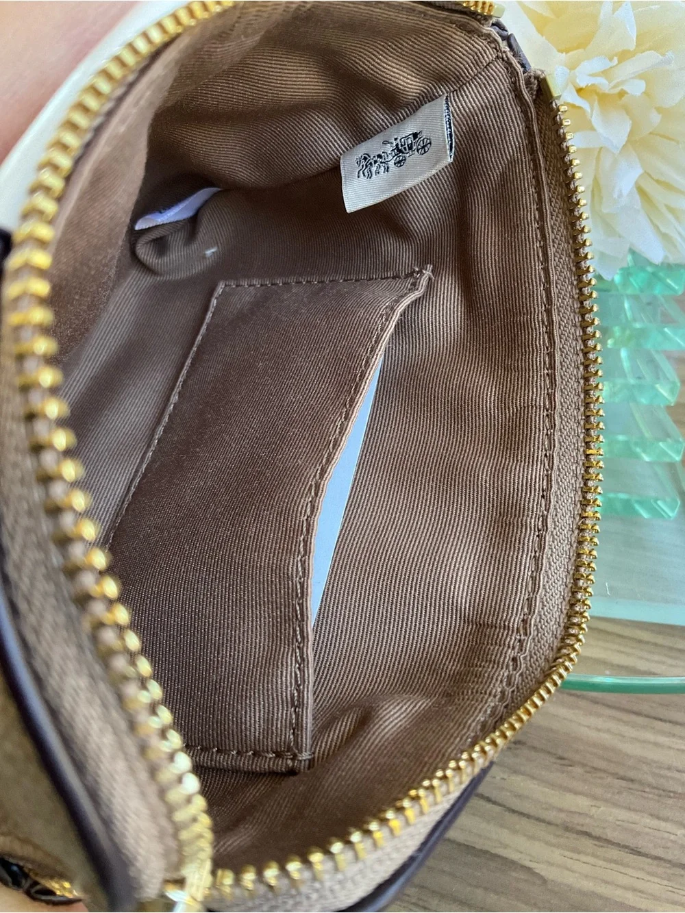 Coach beige signature